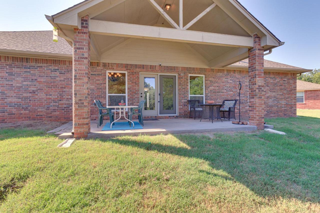 Quaint Noble Home 6 Mi To University Of Oklahoma! Норман Екстериор снимка
